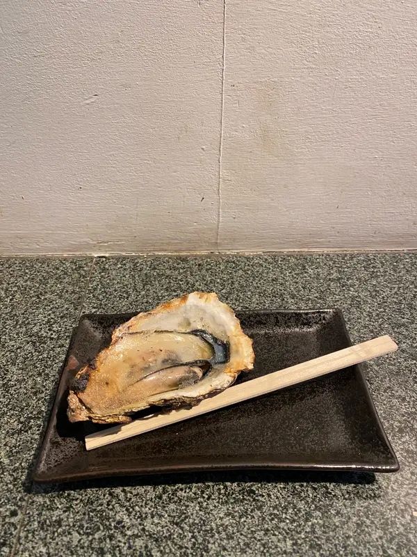 単品の焼き牡蠣をいただきます！