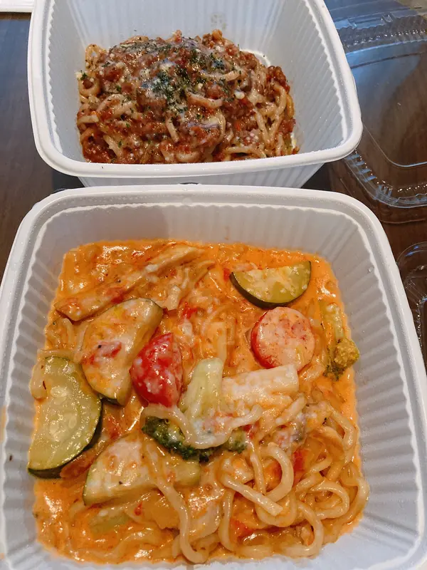 トマトクリームパスタとボロネーゼテイクアウト🤤