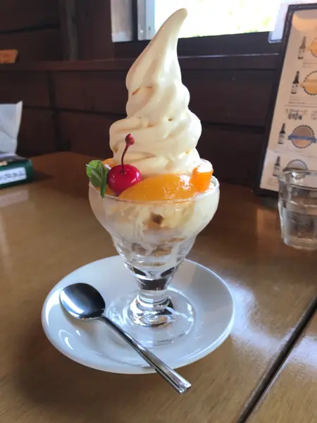 びわパフェ