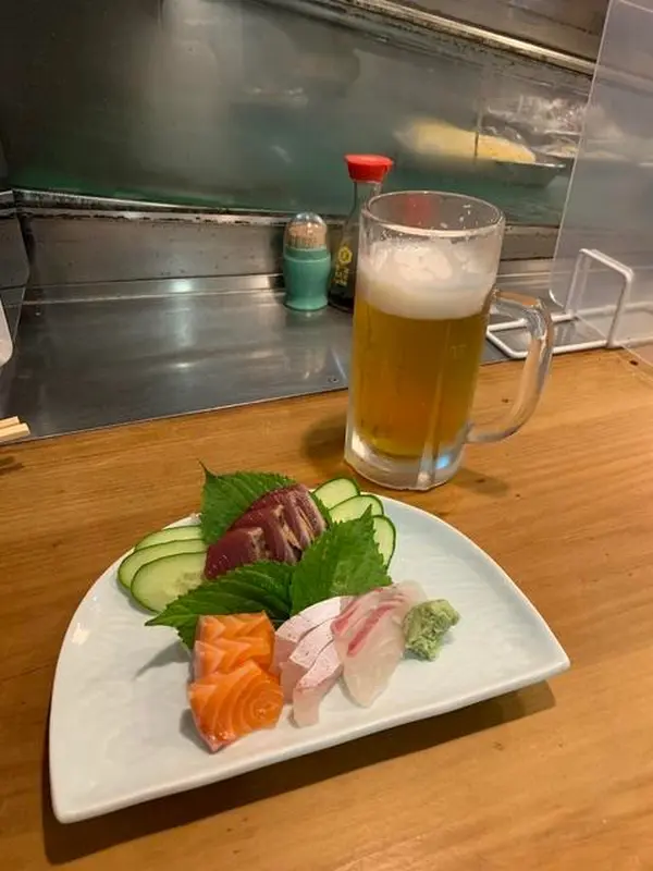 ビール 500円／刺身盛り合わせ 350円