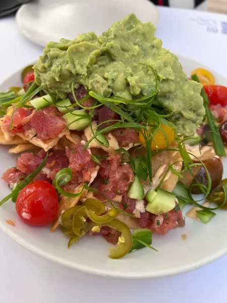 少しピリ辛のナチョサラダ