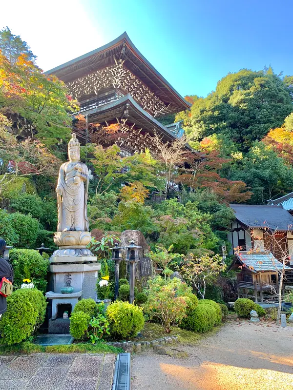 百観音と摩尼殿
