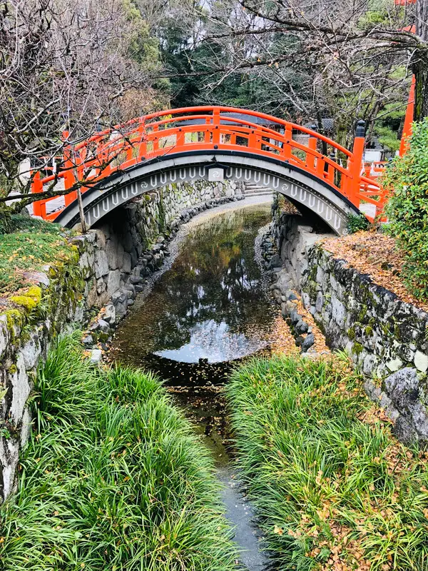 御手洗川に架かる輪橋