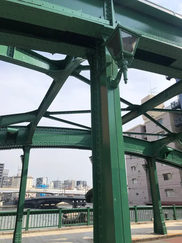 緑の鉄橋