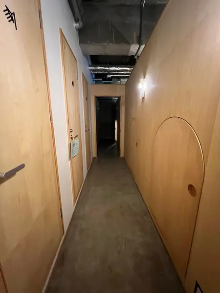 シャワー、トイレは共用です