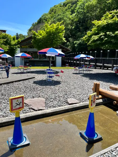 パラソルが沢山出ていました。