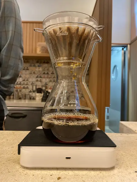 淹れたてのドリップコーヒー