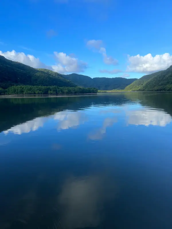 朝は波もなく、鏡の反射具合でした✨