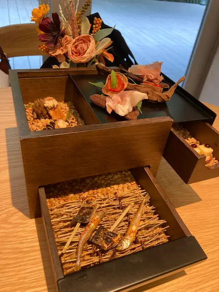 箱に入ったアミューズ