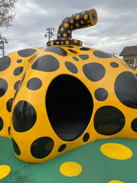 十和田で発見された私の黄色カボチャ