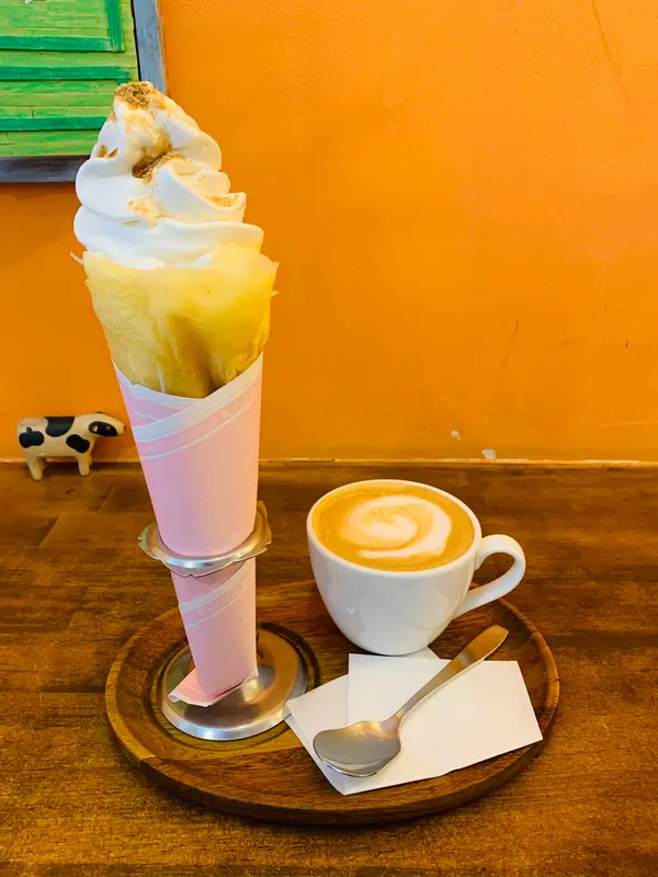 クレープ　ソフトクリームのせ