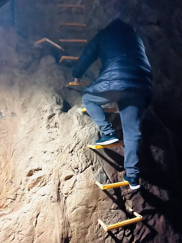 🧗‍♀️秋芳洞冒険コース（体験料: ¥300、所要時間: 約20分）