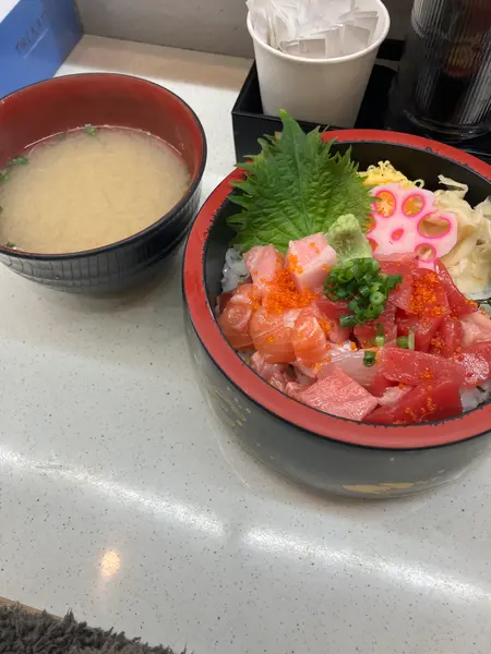 ばらチラシ丼1500円