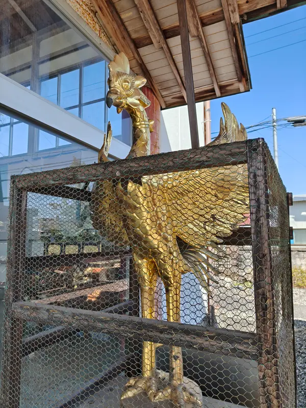 キンキラの鳳凰像