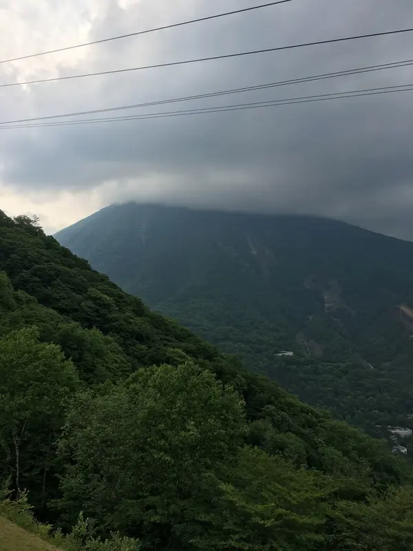 男体山