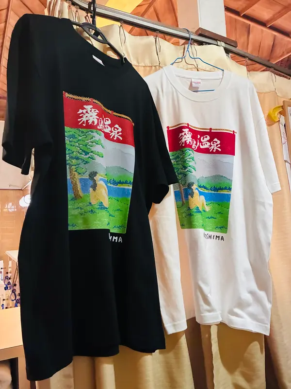 美人画 Tシャツ 黒¥3,300/白¥2,860