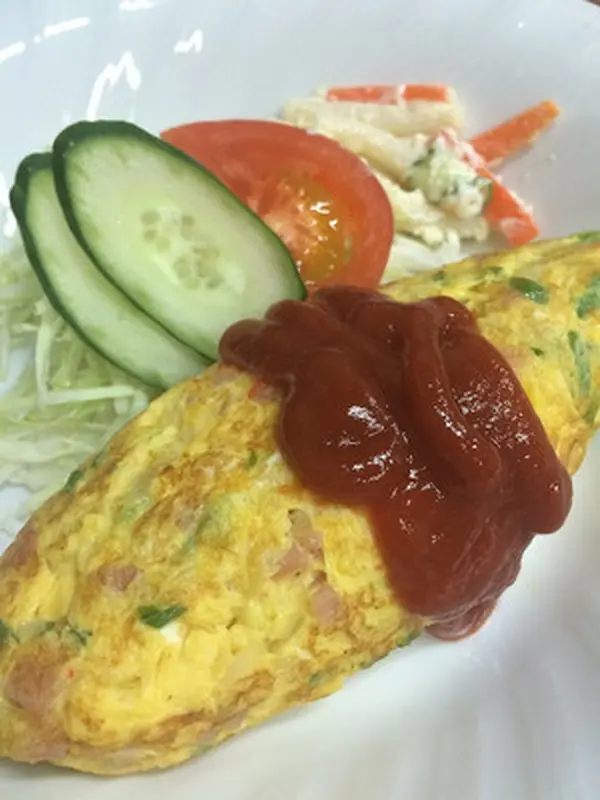おかずのメインはオムレツ