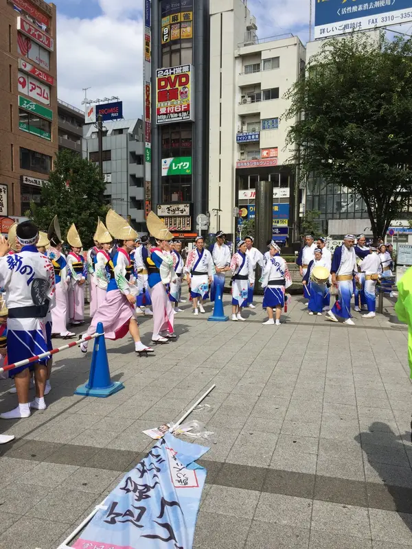 高円寺北口前広場