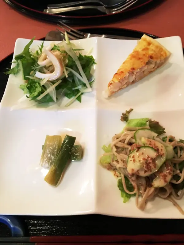 夕食は、和食・洋食・中華のサイクルで