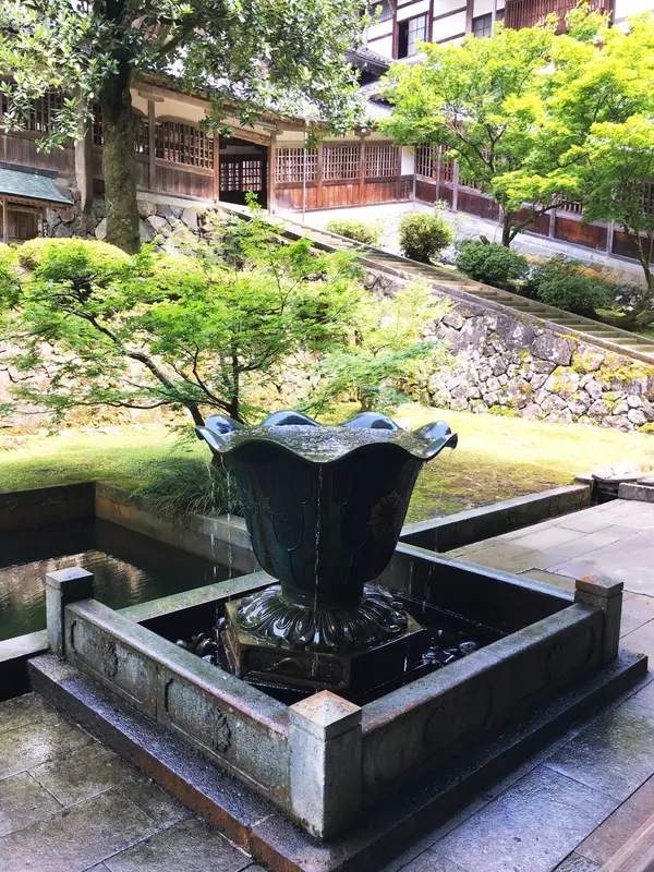 山門裏