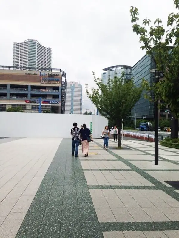 出口②を出たところの景色