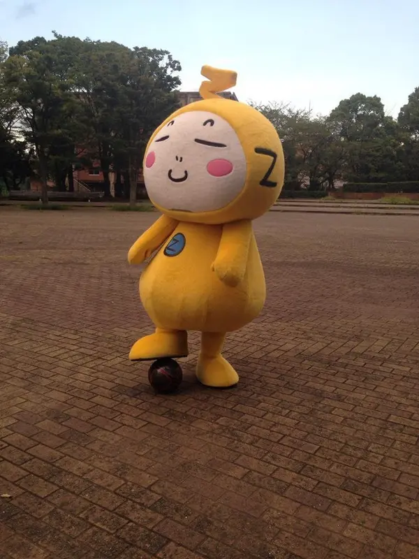 公園でサッカー