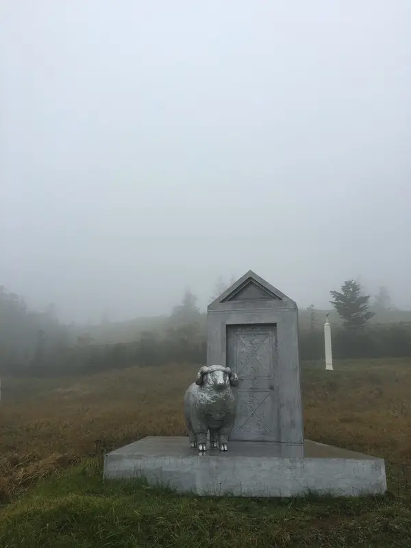 ひつじの彫刻