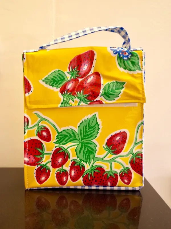 お弁当用の保冷バッグ