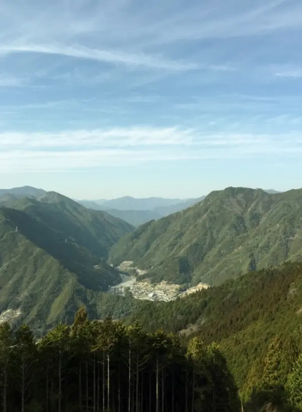 山道をどんどん登る。いい眺めです