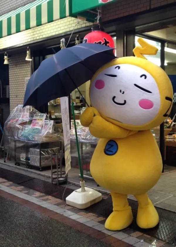 傘をさしてブラブラ