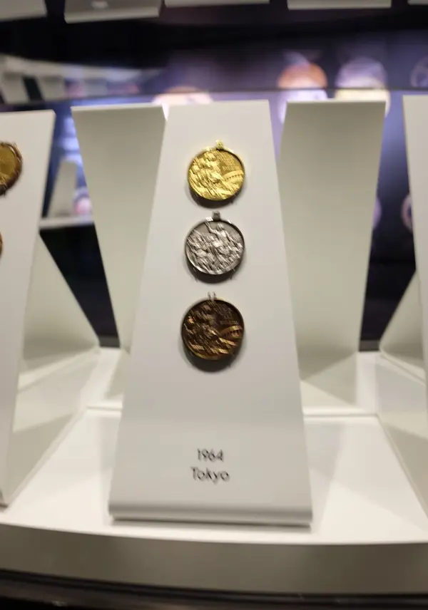64東京メダル