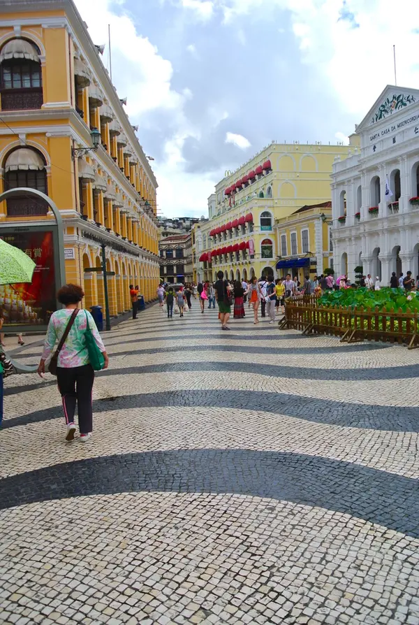 なみなみのタイル