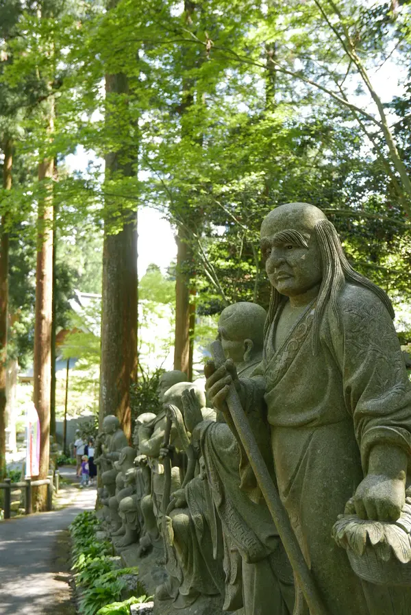 五百羅漢像がズラリ