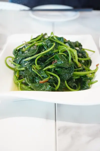 季節の青菜炒め