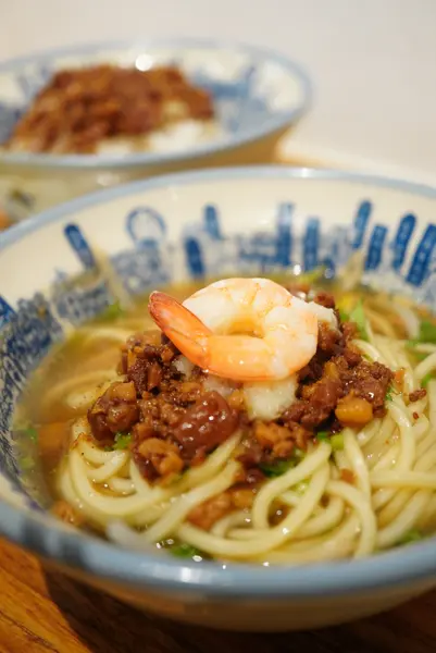 看板メニュー担仔麺