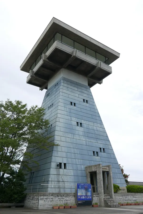 富山港展望台に登ってみる