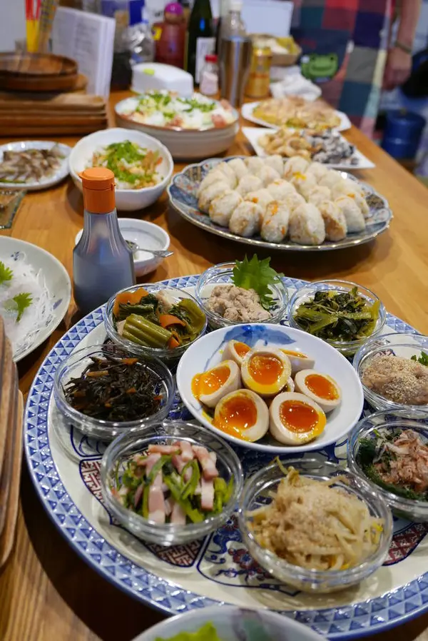 晩飯は皆で食べるスタイル