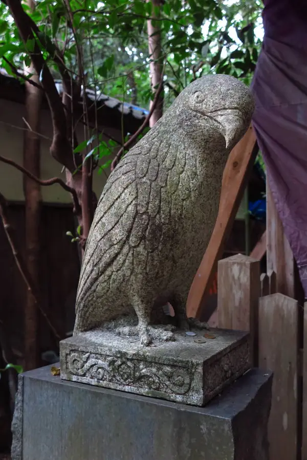 こちらは狛キジ。