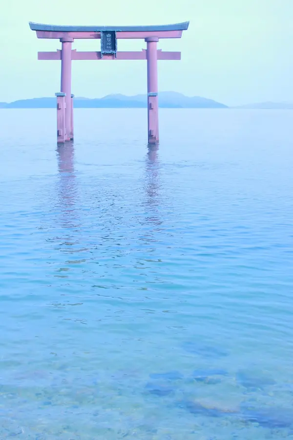 透き通る湖