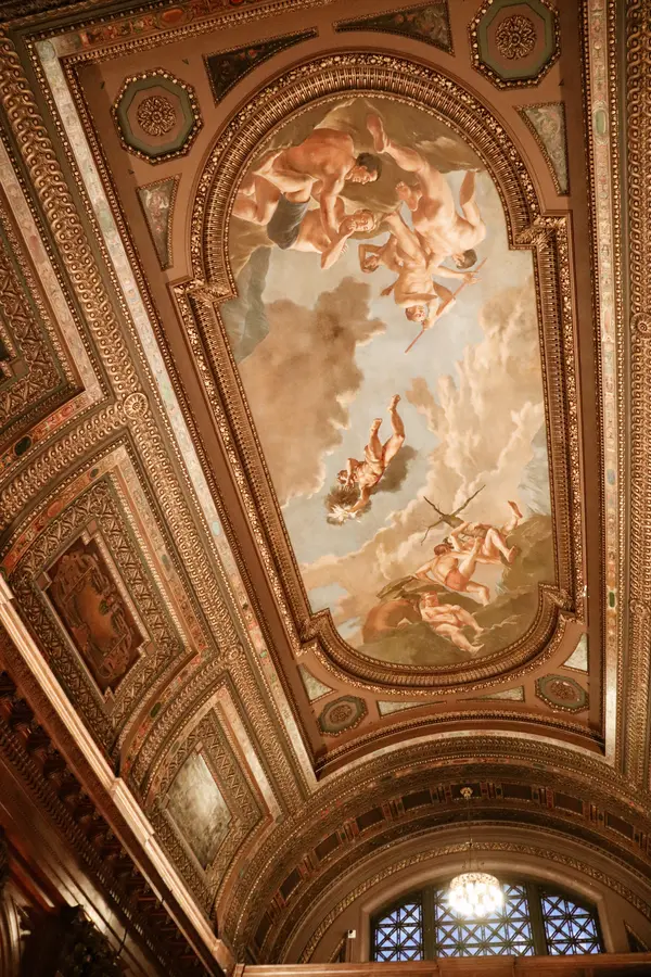 3階の天井画は圧巻！