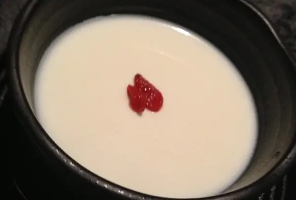 シメの杏仁豆腐
