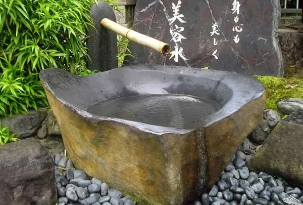 美御前社