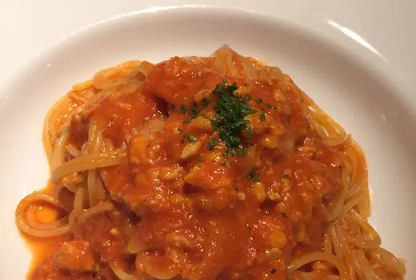 贅沢！渡り蟹のトマトクリームパスタ