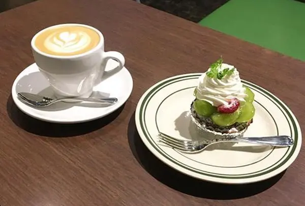REC COFFEE meets RETHINK CAFE｜レックコーヒー天神店