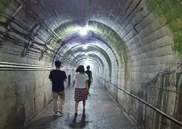 改札の向こうに見えてきたのは…