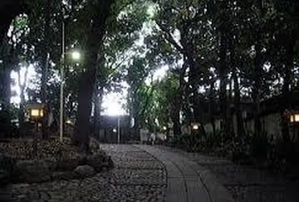 境内の石畳