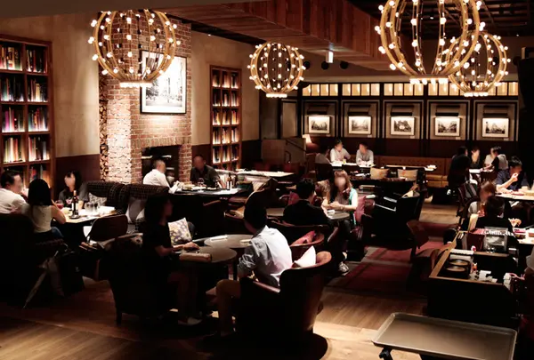 eplus LIVING ROOM CAFE＆DINING （イープラス リビングルーム カフェ アンド ダイニング）