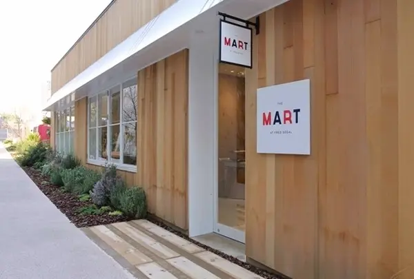ザ・マート・アット・フレッド・シーガル(THE MART AT FRED SEGAL)
