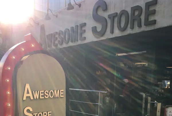 AWESOME STORE（オーサムストアー）
