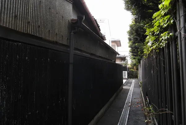 ここも貴重な路地